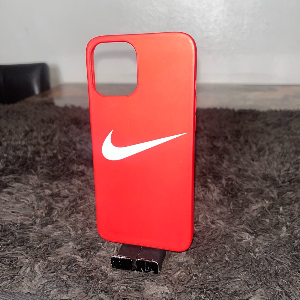 12 Pro Max Red Phone Case 🔥🔥🔥🔥🔥‼️‼️ - Picture 6 of 15